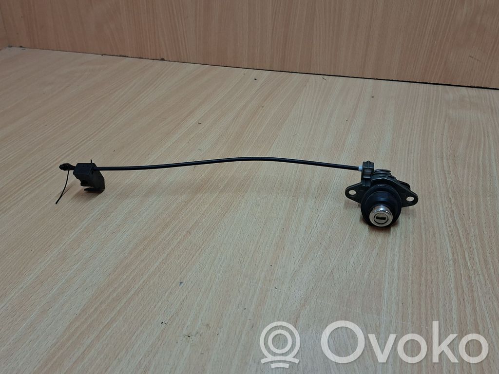 Loading door lock