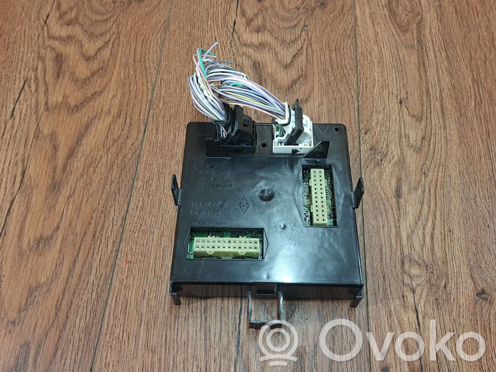 Fuse module   8200518948,8200371619,8200360061