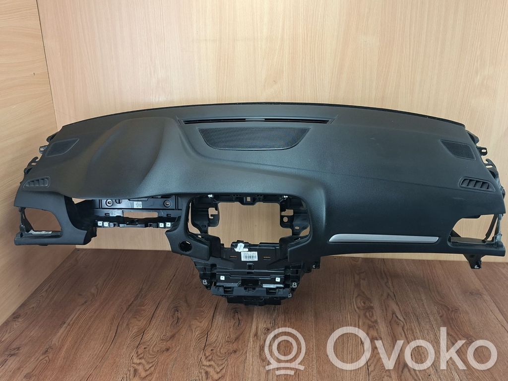 Renault Megane IV Armaturenbrett Cockpit 