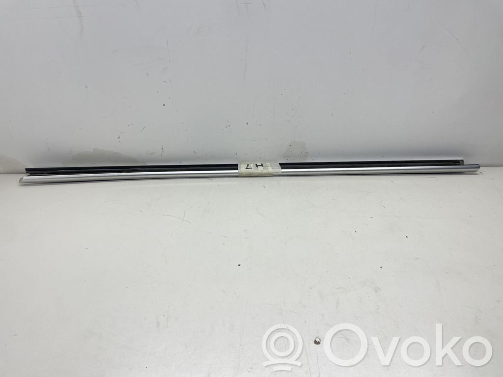 BMW 3 F30 F35 F31 Listwa / Uszczelka szyby drzwi przednich 