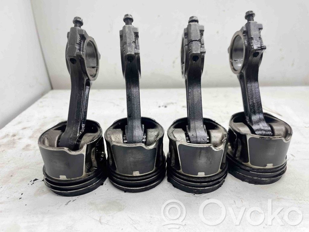 Piston avec bielle   080340