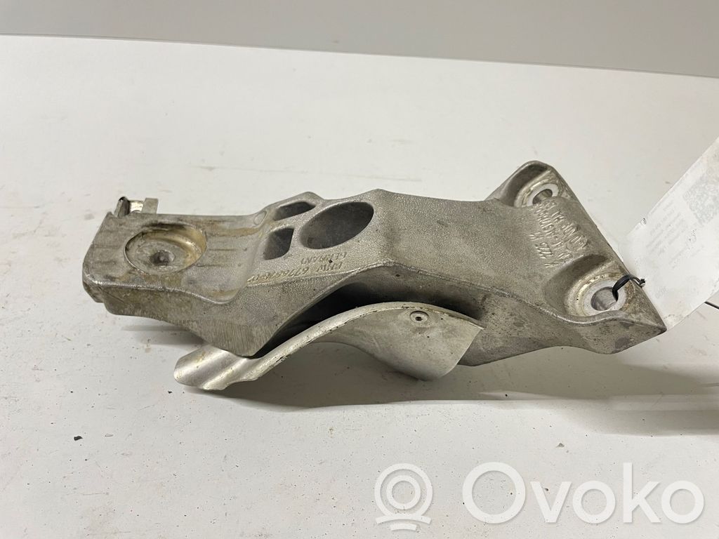 BMW 5 E60 E61 Engine mounting bracket 