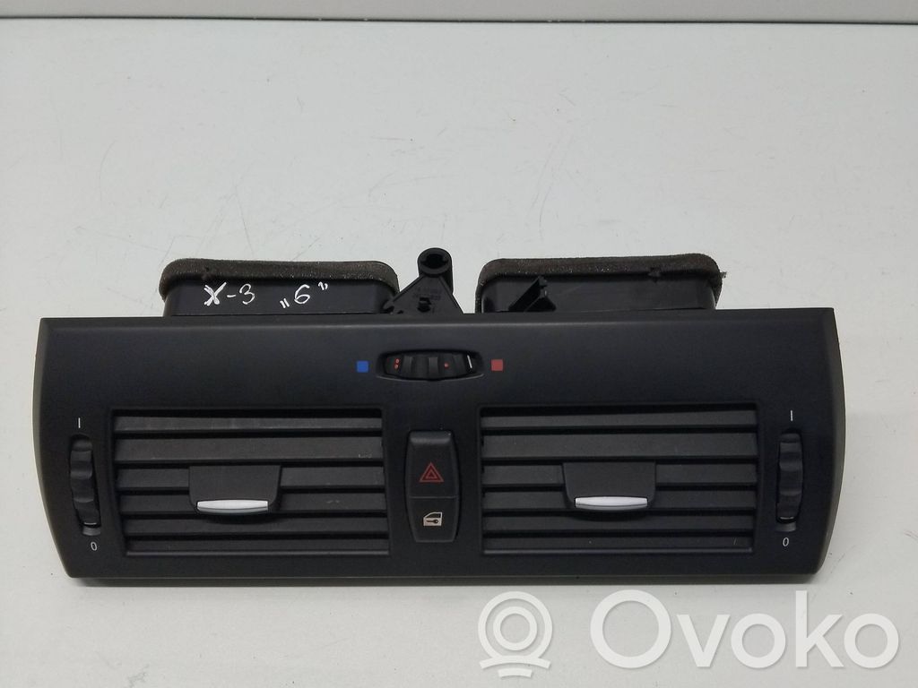 BMW X3 E83 Centrinės oro grotelės 