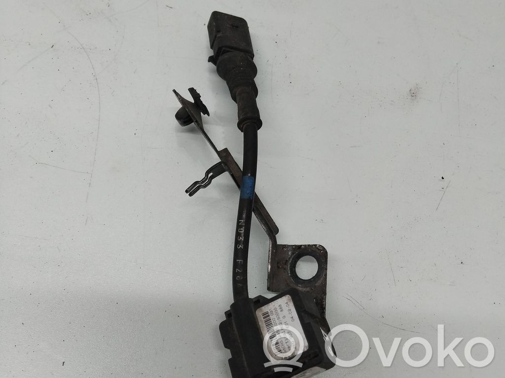Audi A8 S8 D3 4E Rear air suspension level height sensor 