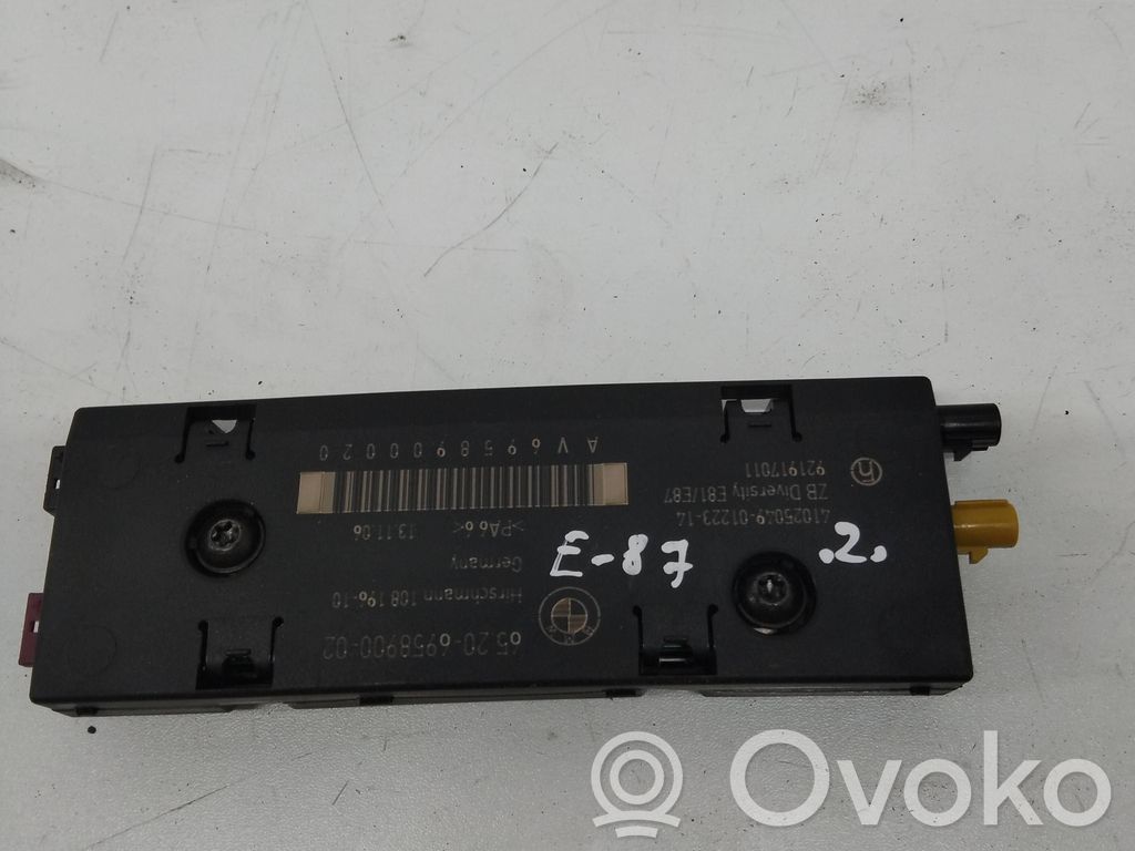 BMW 1 E81 E87 Antenos stiprintuvas 