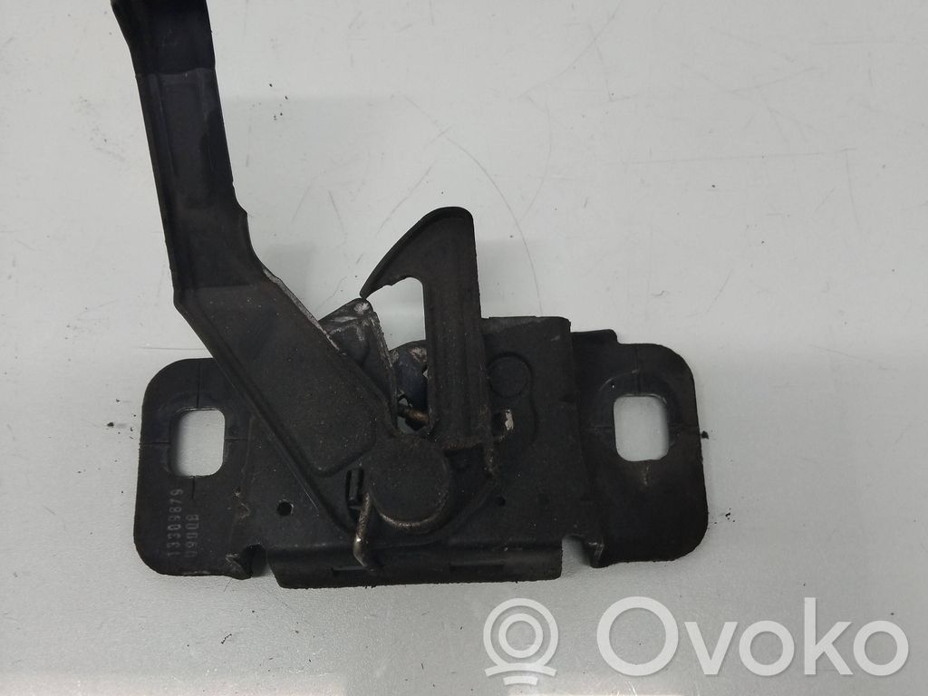 Opel Insignia A Dzinēja pārsega slēdzene 