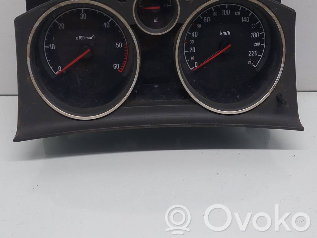 Opel Zafira B Nopeusmittari (mittaristo) 