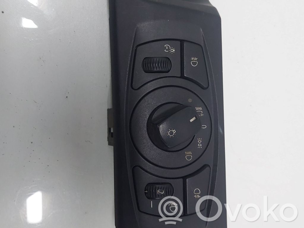 Light switch   6925295,33290201,0040734055001