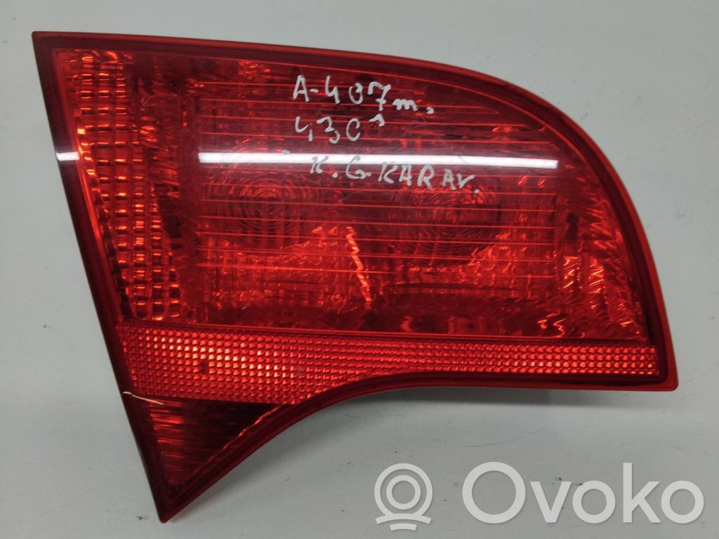 Audi A4 S4 B7 8E 8H Lampy tylnej klapy bagażnika 