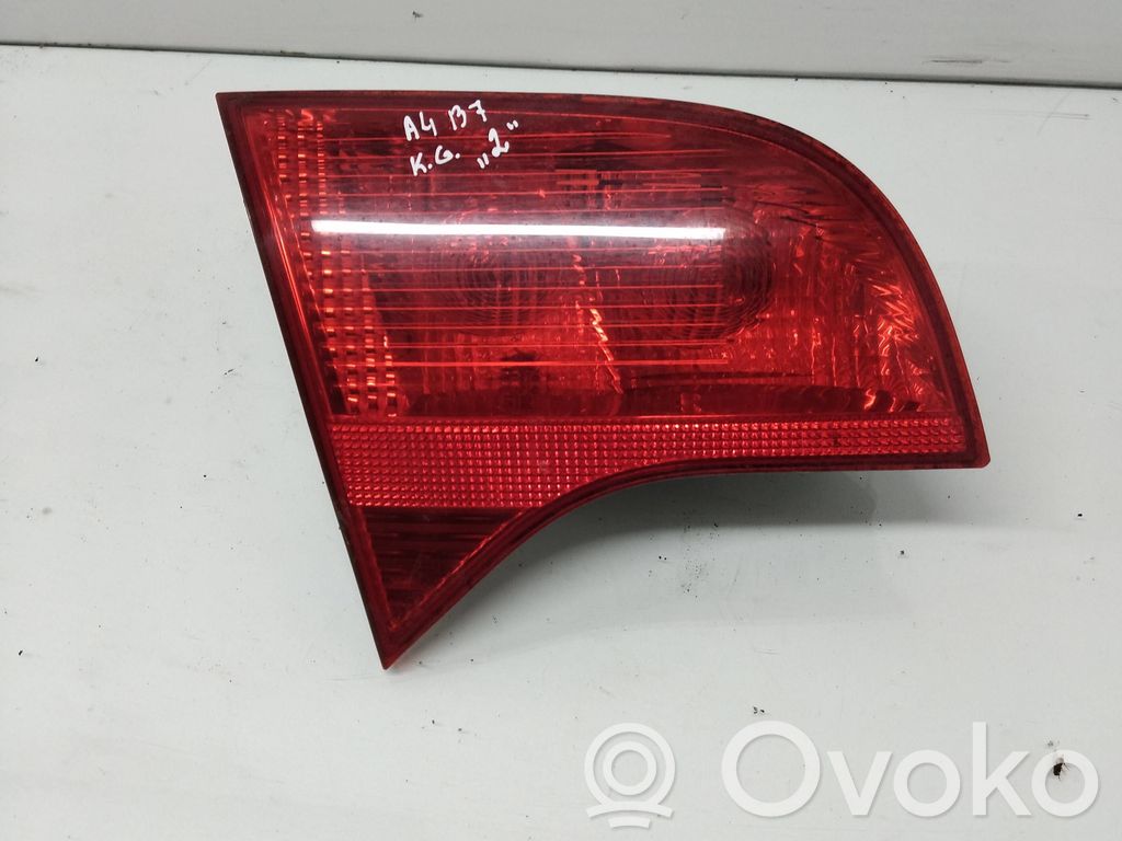 Audi A4 S4 B7 8E 8H Aizmugurējais lukturis pārsegā 