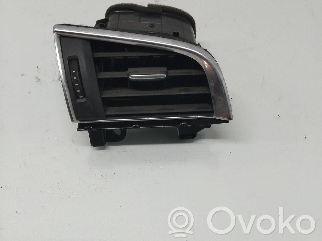Mazda 6 Moldura protectora de la rejilla de ventilación lateral del panel 