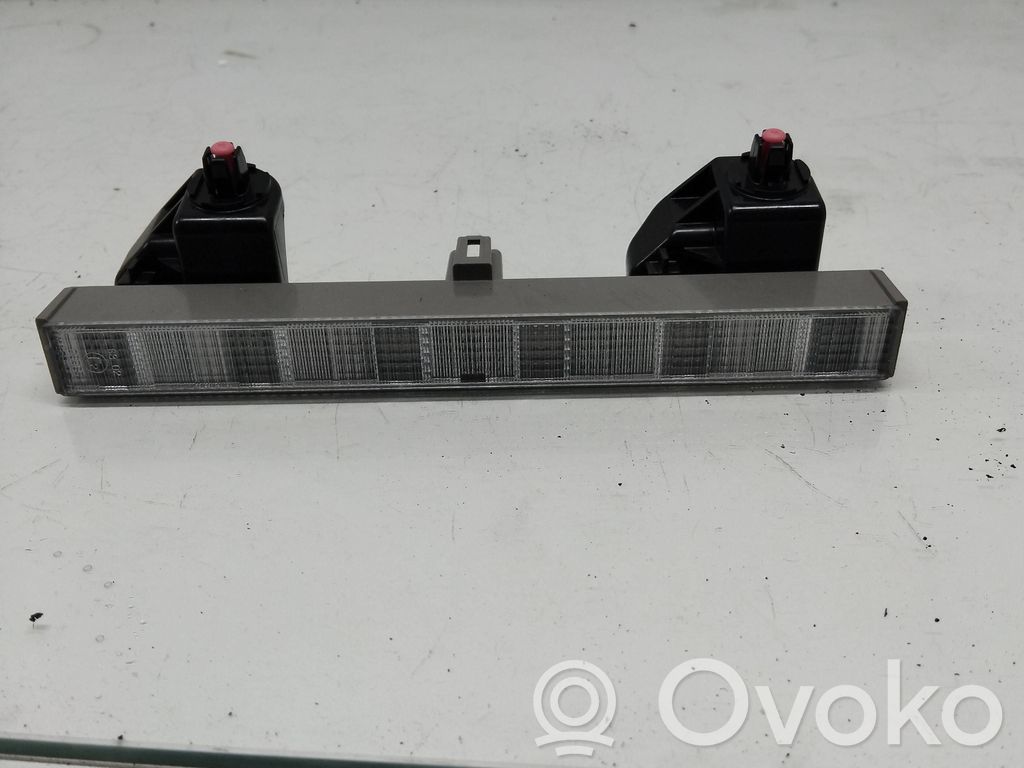 Toyota Auris E180 Papildomas stop žibintas 