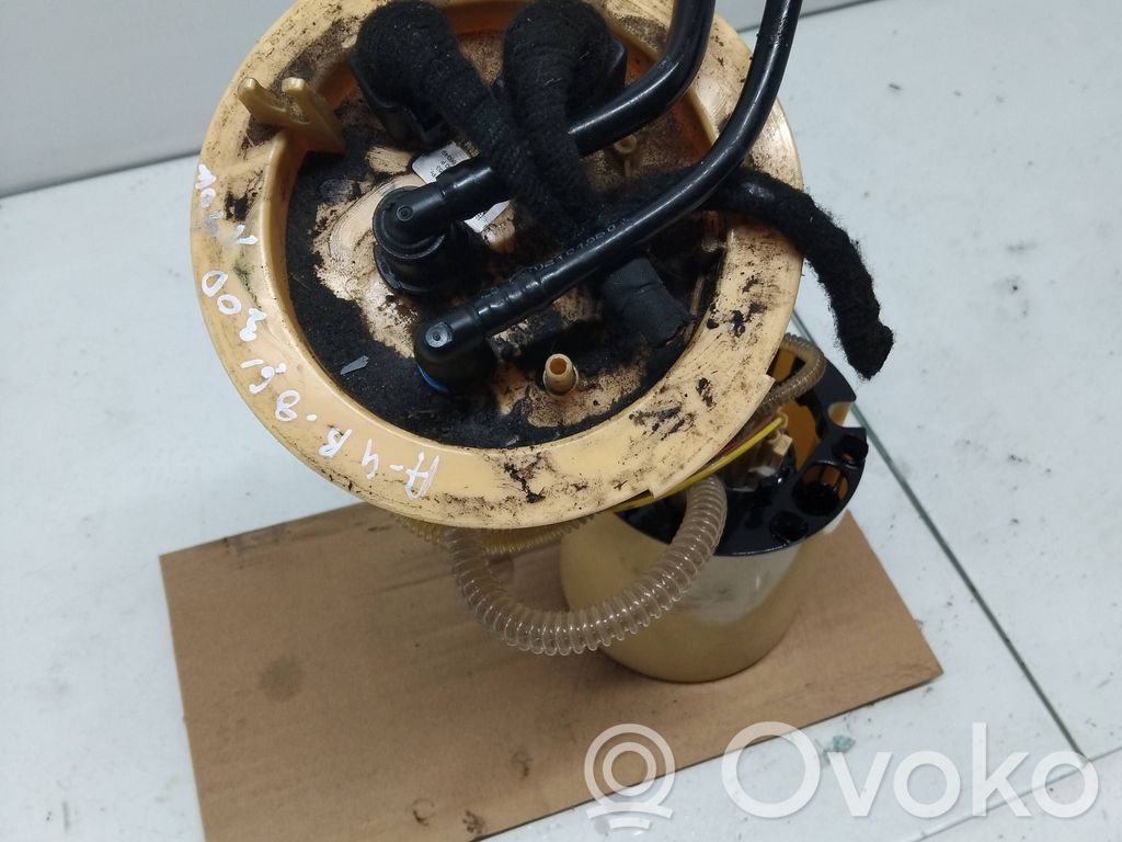 Audi A4 S4 B8 8K Polttoainesäiliön pumppu 