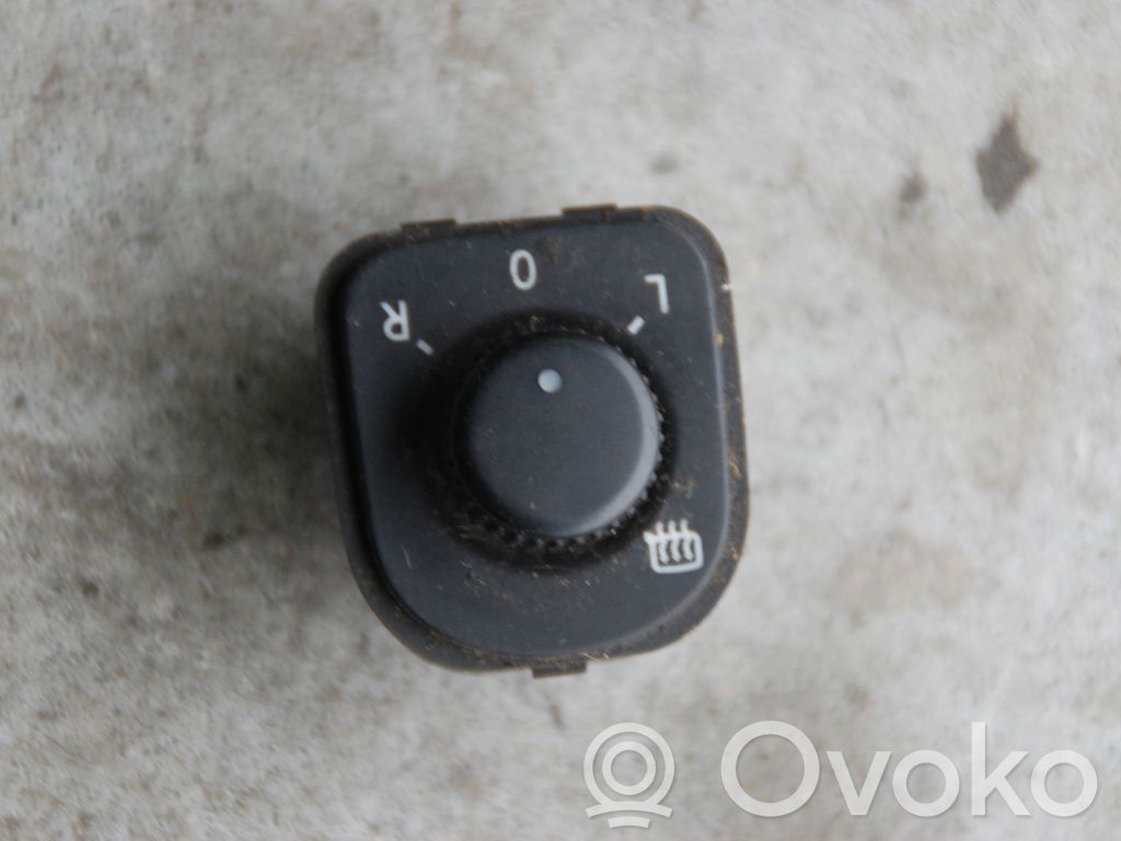 Volkswagen Tiguan Interruptor del espejo lateral 