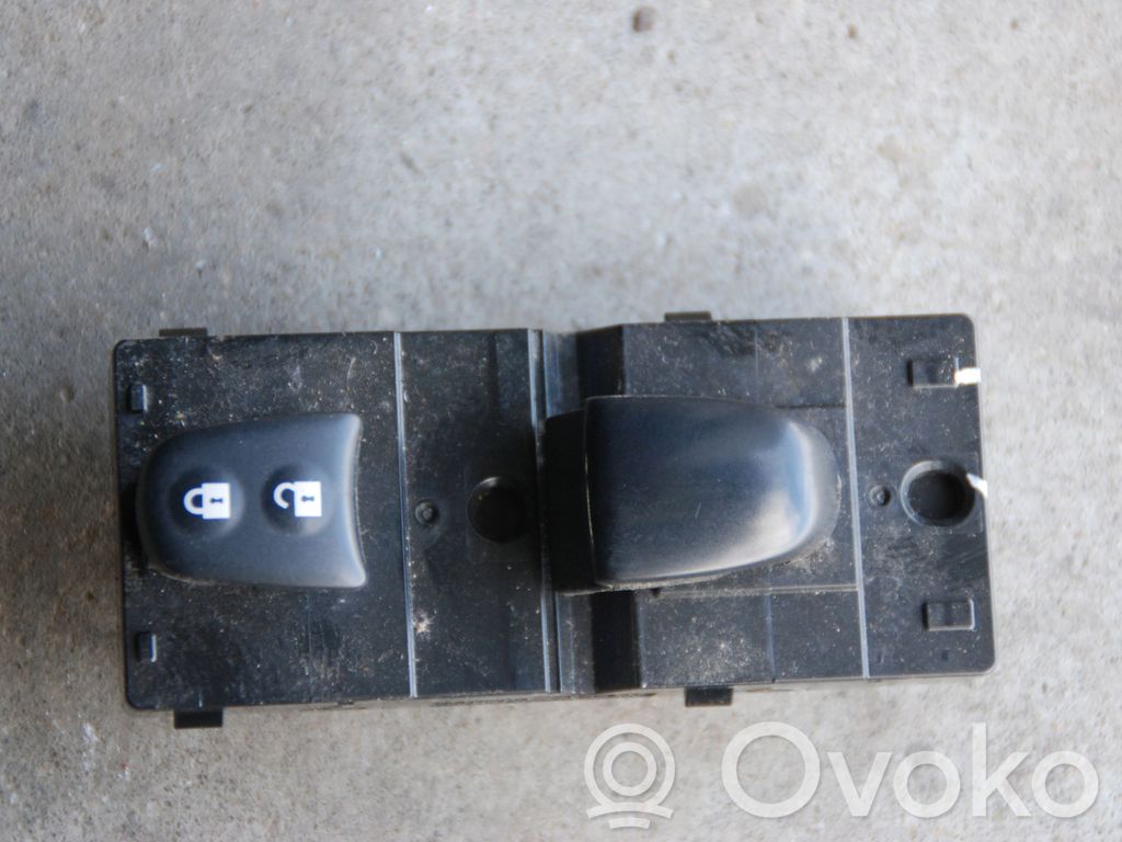 Nissan Qashqai Schalter el. Fensterheber 