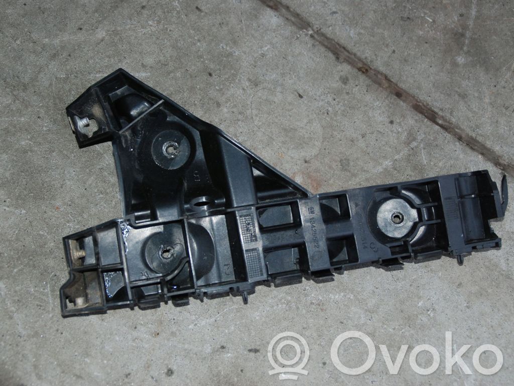 Opel Astra K Galinis laikiklis bamperio 