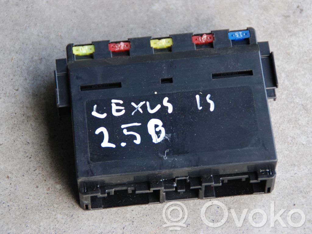 Lexus IS 220D-250-350 Drošinātāju bloks 