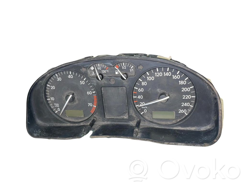 Volkswagen PASSAT B5 Spidometrs (instrumentu panelī) 