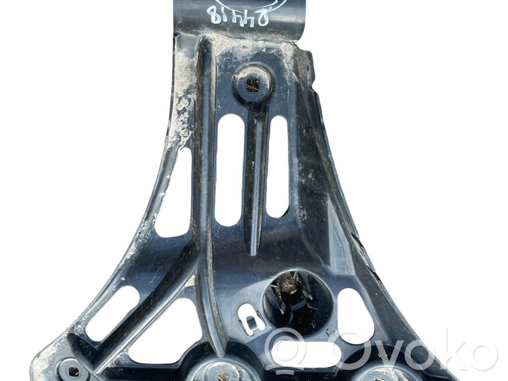 Rear bumper mounting bracket   11460913