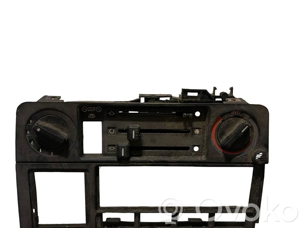 BMW 3 E30 Climate control unit 