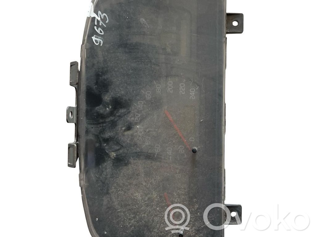 Volvo S40, V40 Spidometrs (instrumentu panelī) 