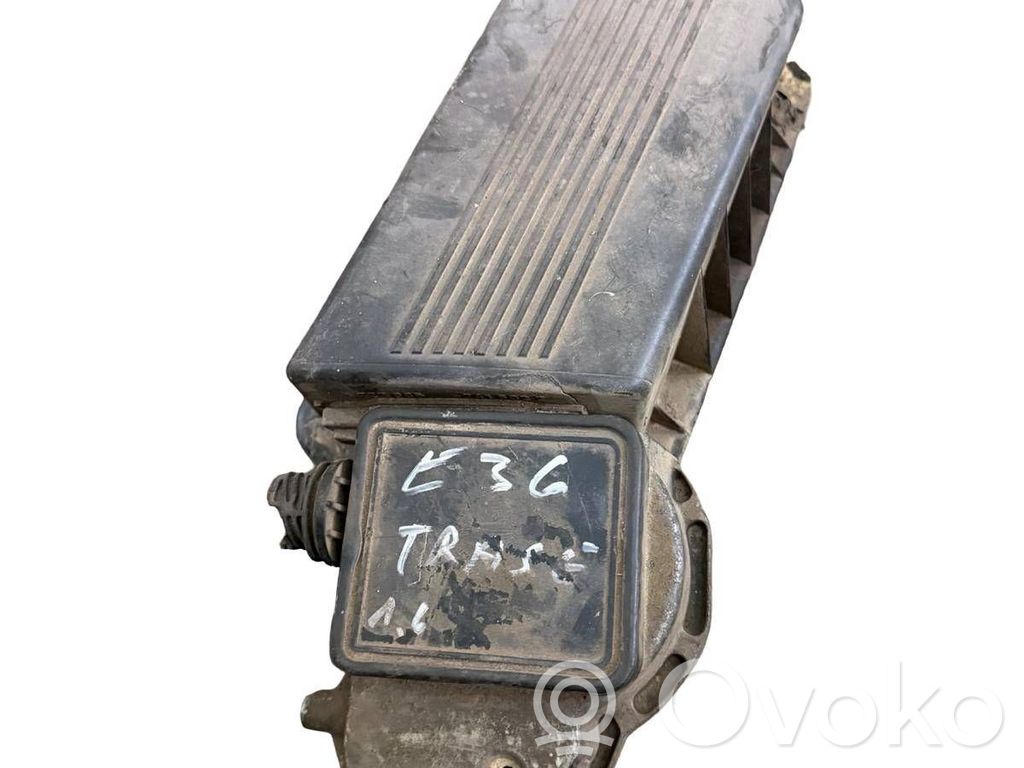 Throttle valve   1285501517