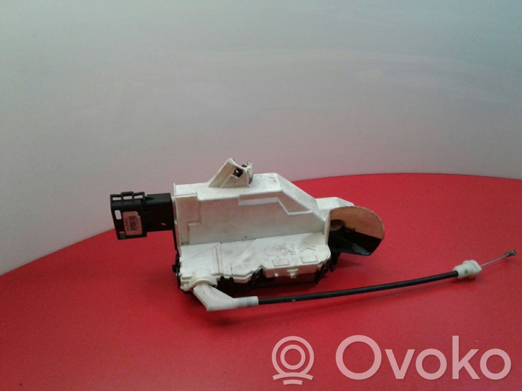 Citroen DS3 Front door lock 