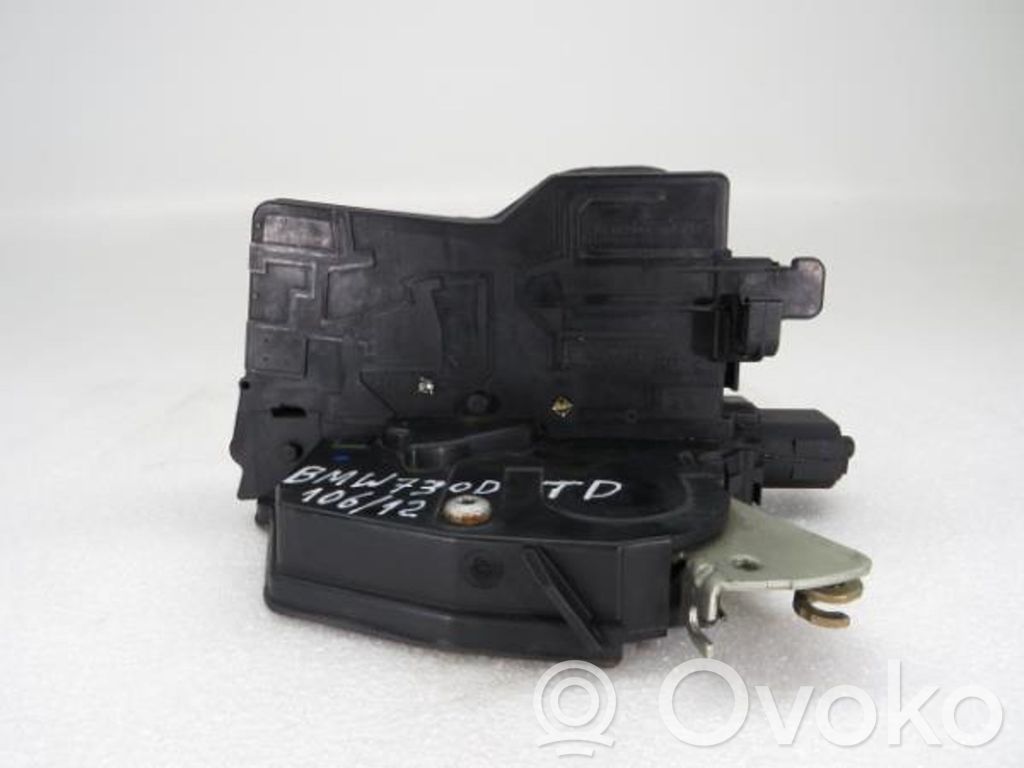 Rear door lock   7029252
