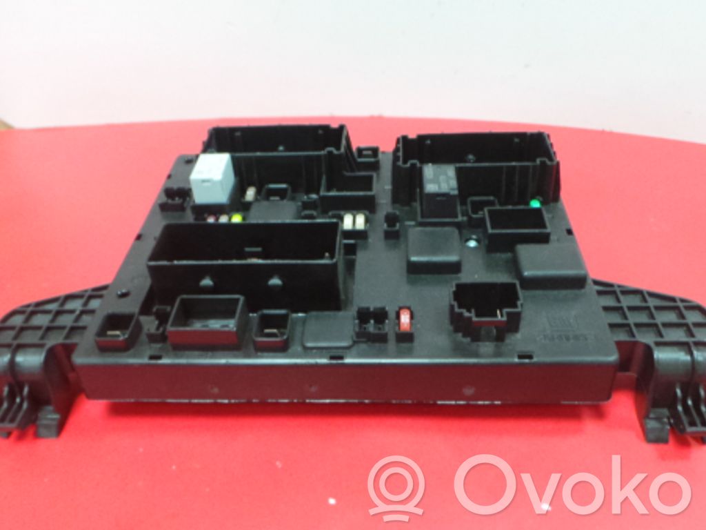Opel Astra J Unidad de control SAM 