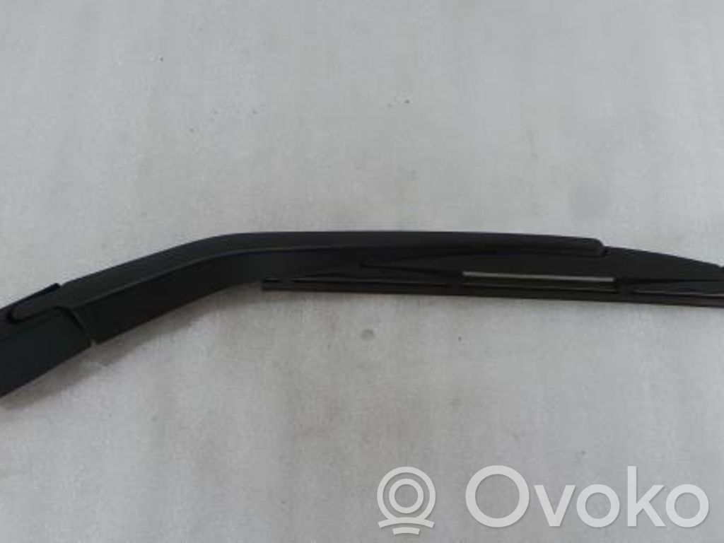 BMW 1 F20 F21 Front wiper blade arm 