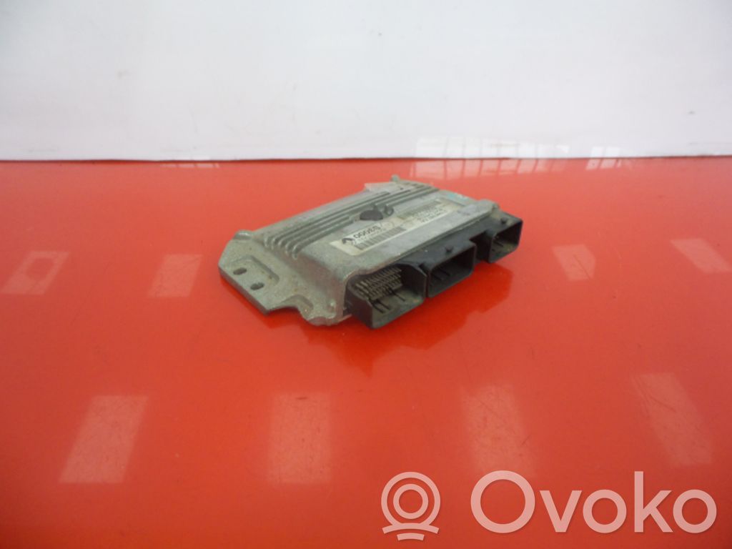 Renault Clio III Moottorin ohjainlaite/moduuli 