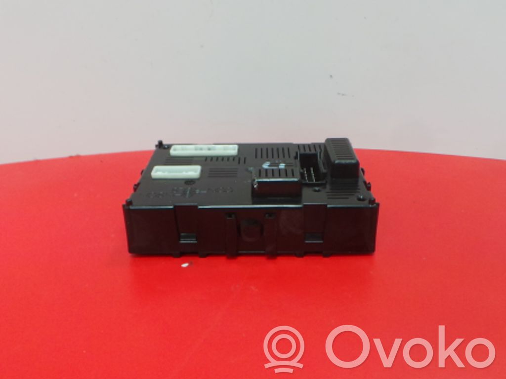 Mukavuusmoduuli   8200343733,216777365G,JOHNSONCONTROLS