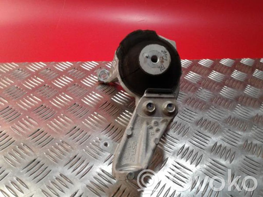 Honda Civic IX Engine mount bracket 