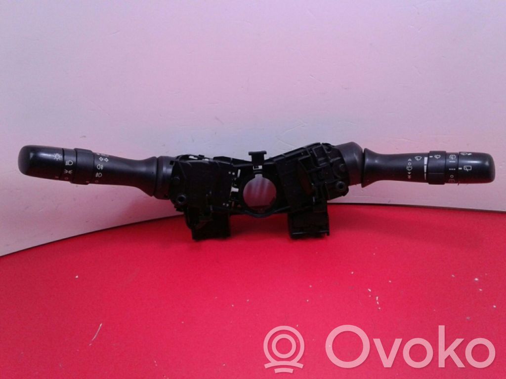 Toyota Auris 150 Interruptor/palanca de limpiador de luz de giro 