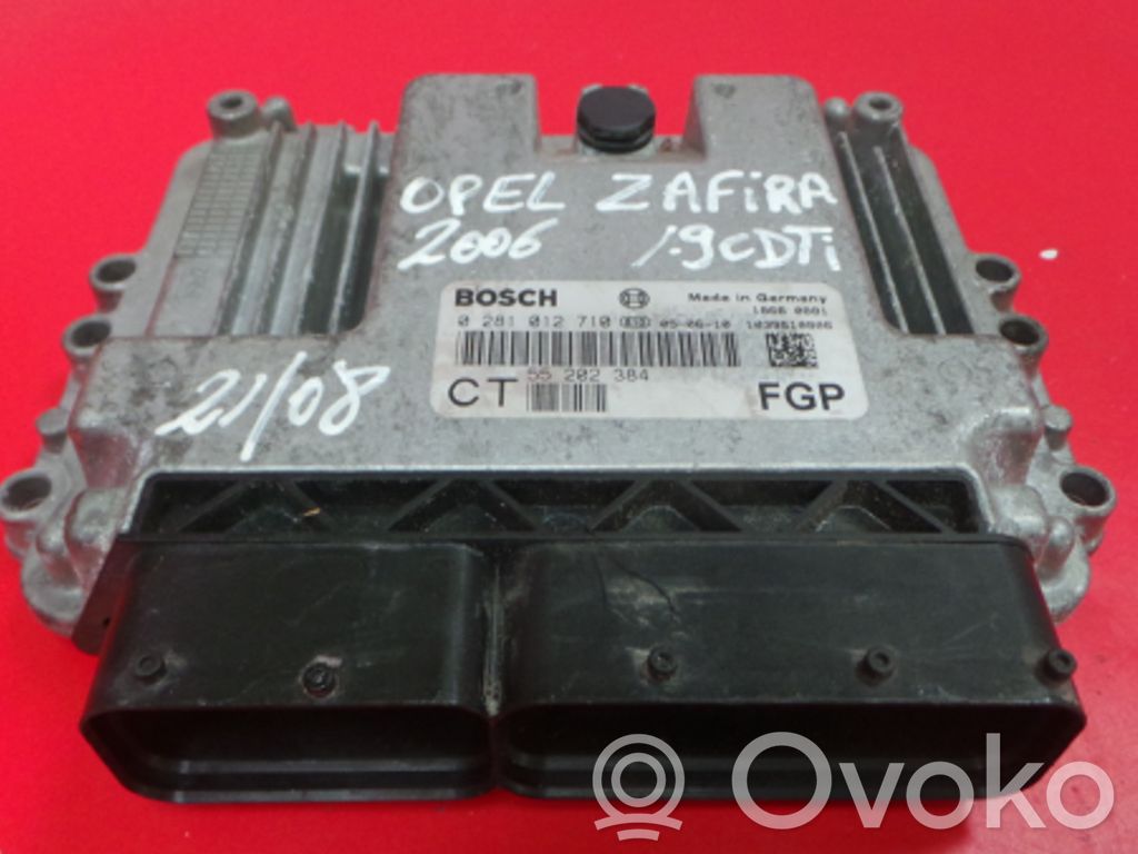 Opel Zafira B Блок управления двигателя 