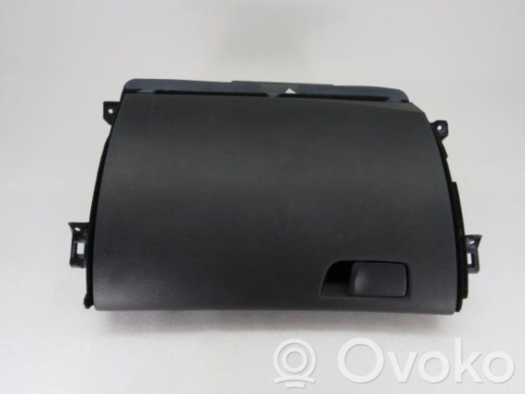 Schowek deski rozdzielczej   P685000238R595,0P00996