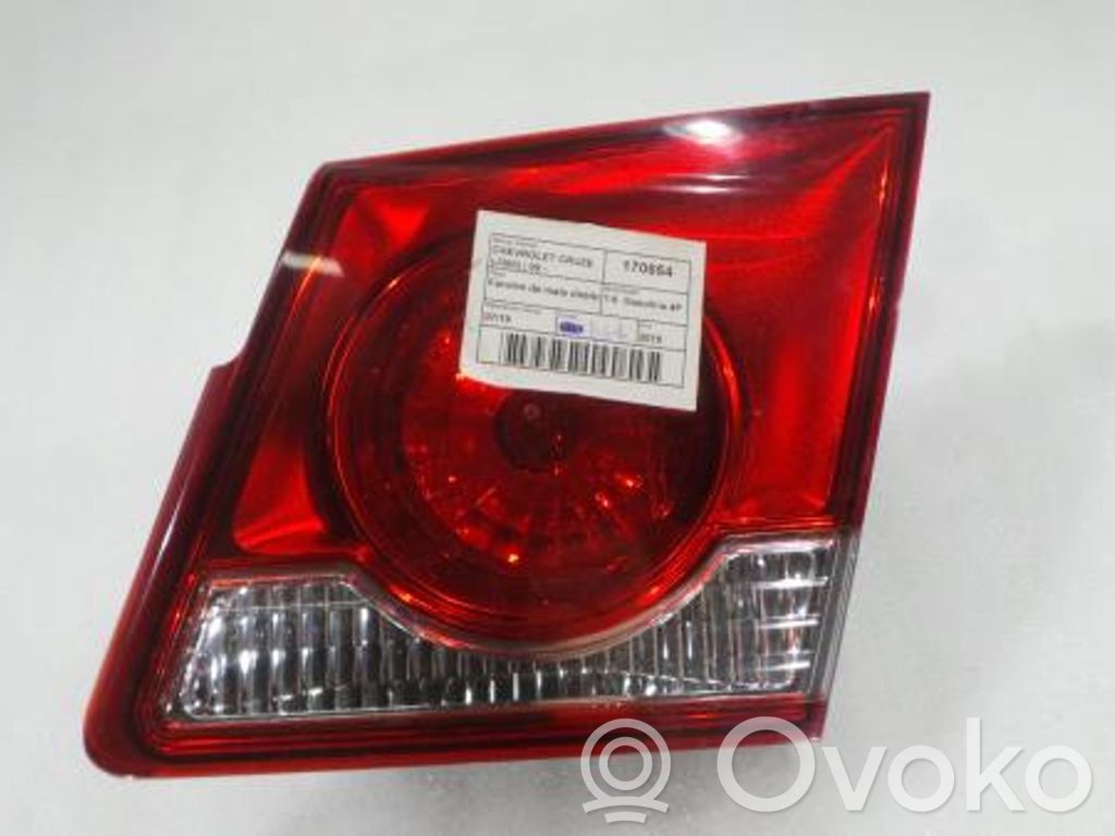Chevrolet Cruze Takaluukun takavalot 