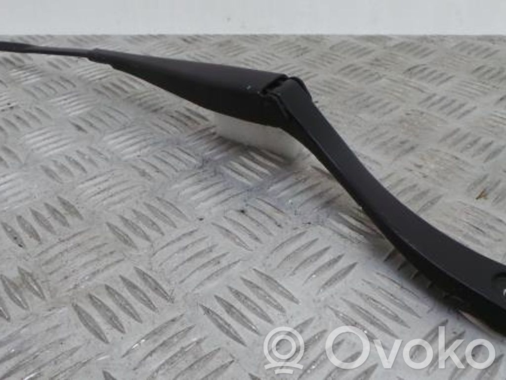 Mercedes-Benz C W204 Front wiper blade arm 