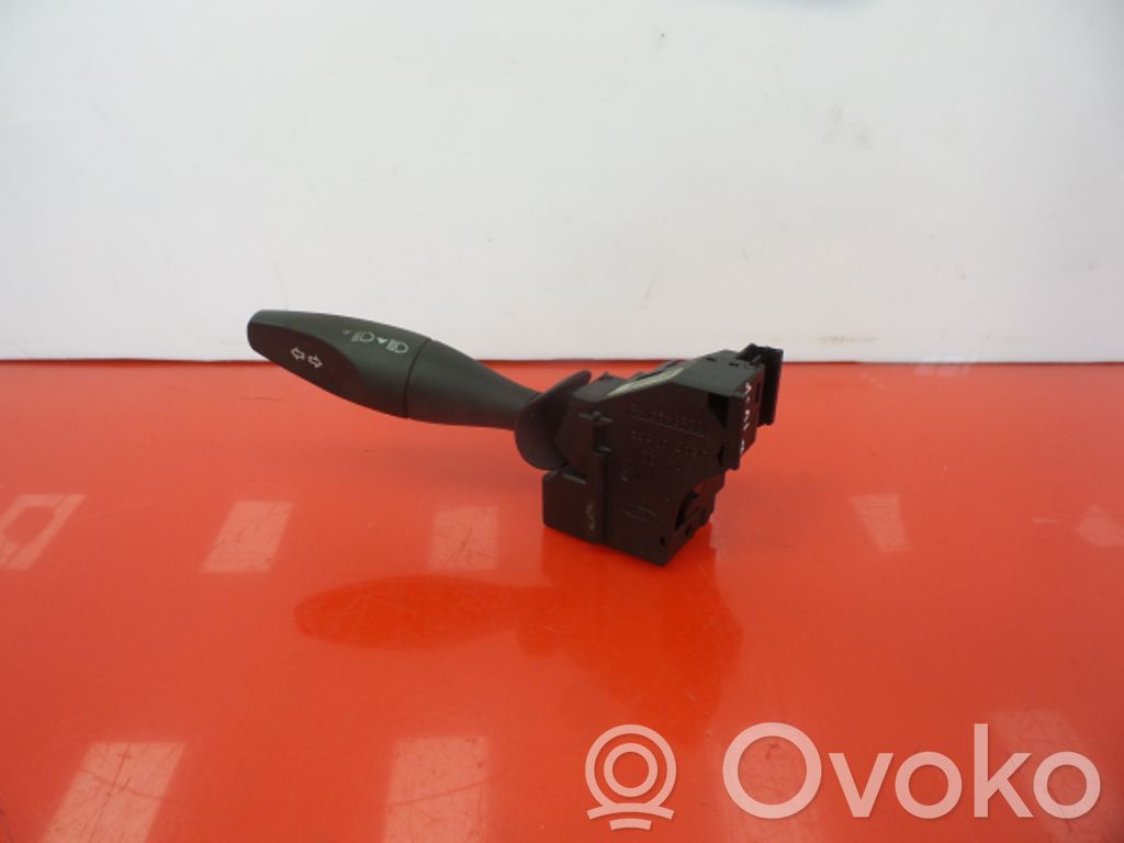 Light switch   2T1T13335AB
