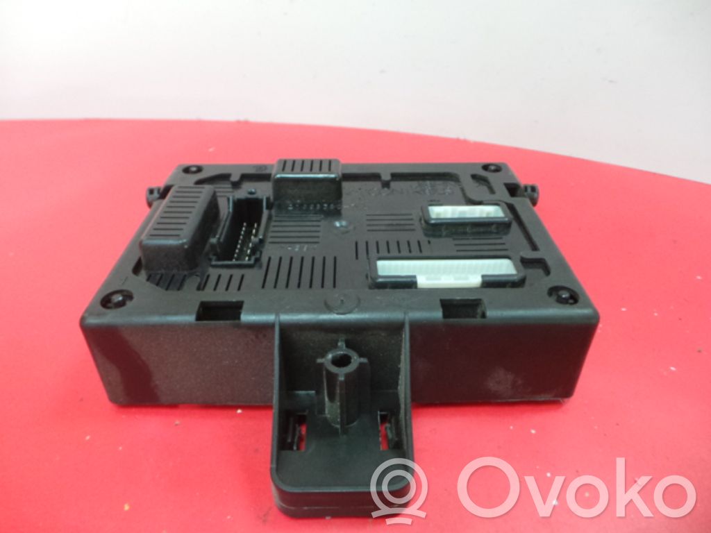 Comfort/convenience module   8200652285,281181253,BCM