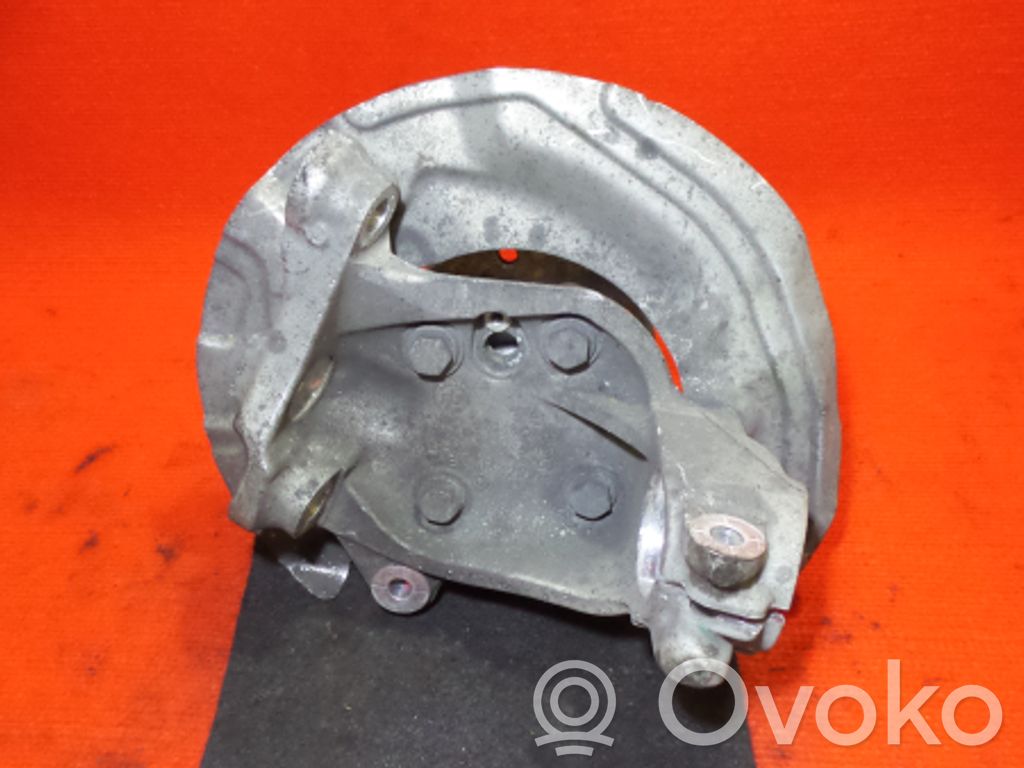 Front wheel hub spindle knuckle