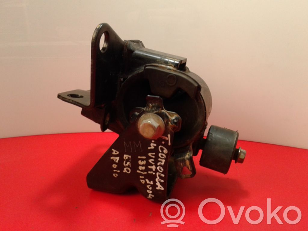 Engine mount bracket