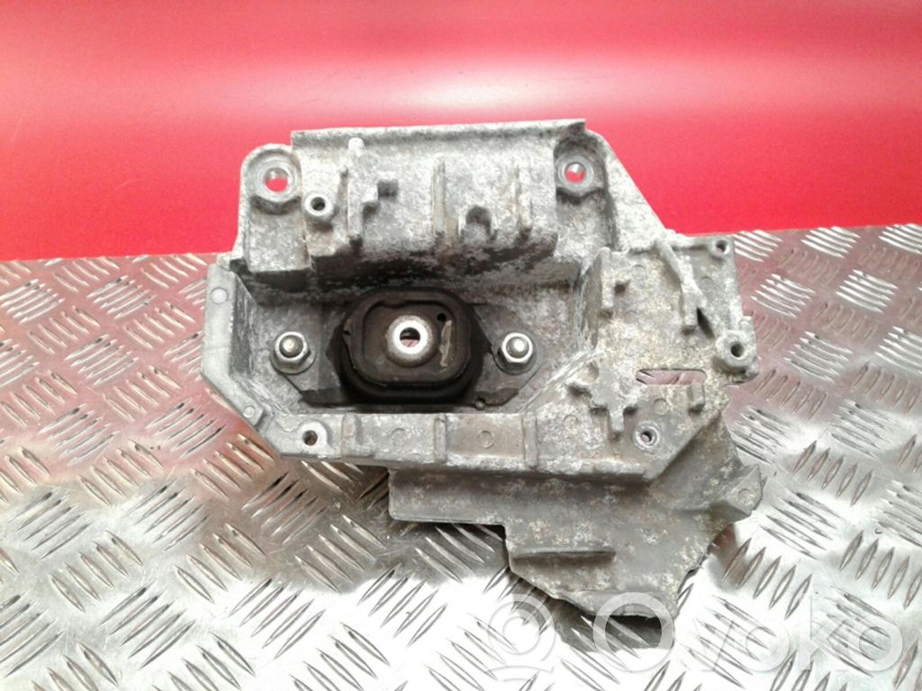 Nissan NV200 Dzinēja spilvens 