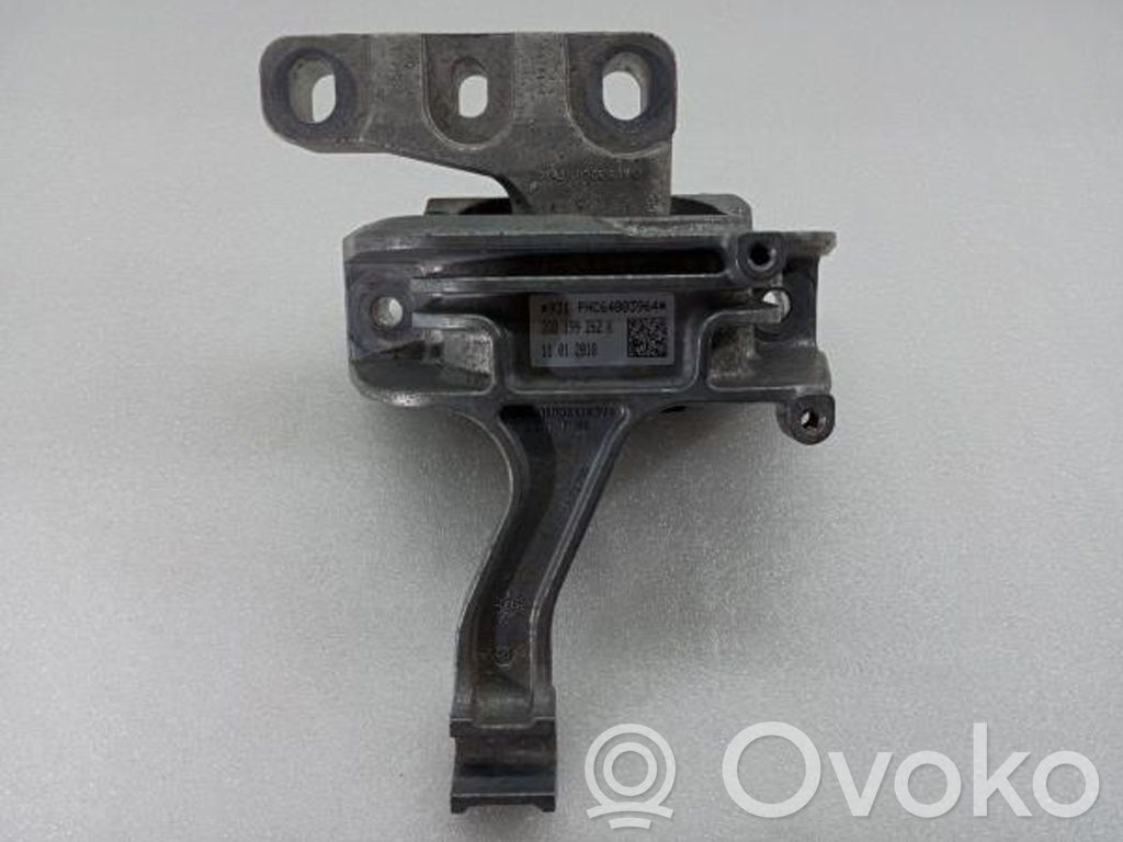 Volkswagen Polo VI Engine mount bracket 