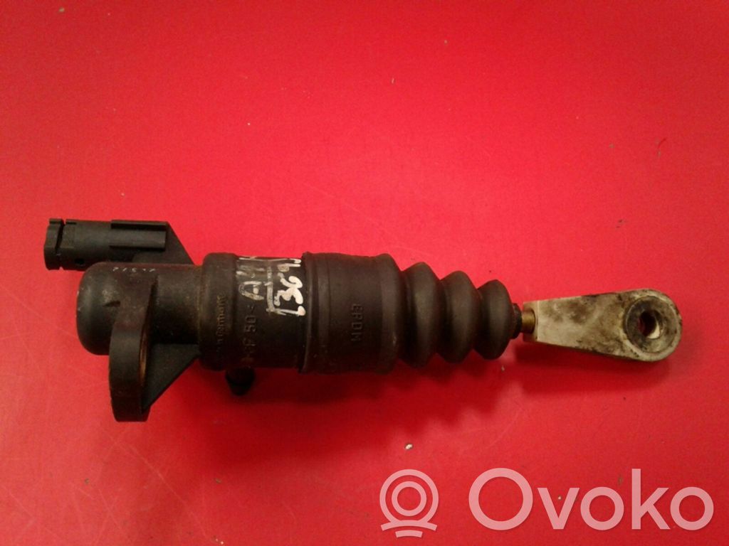 Audi A4 S4 B5 8D Clutch master cylinder 
