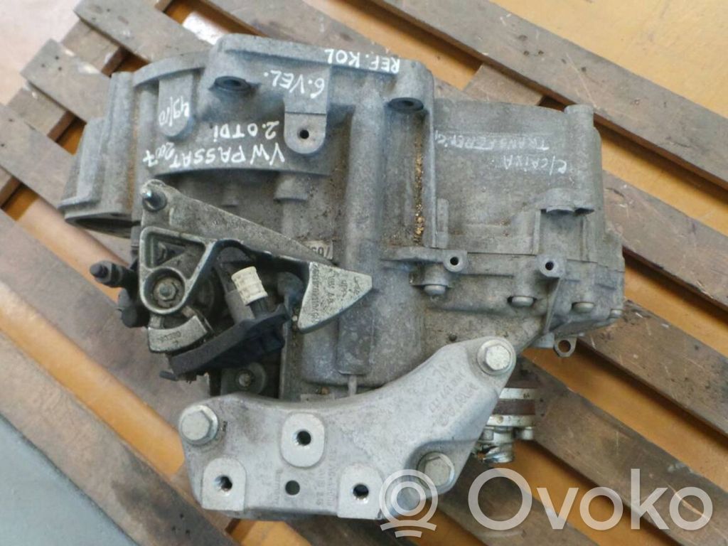 Volkswagen PASSAT B6 Manualna 5-biegowa skrzynia biegów 