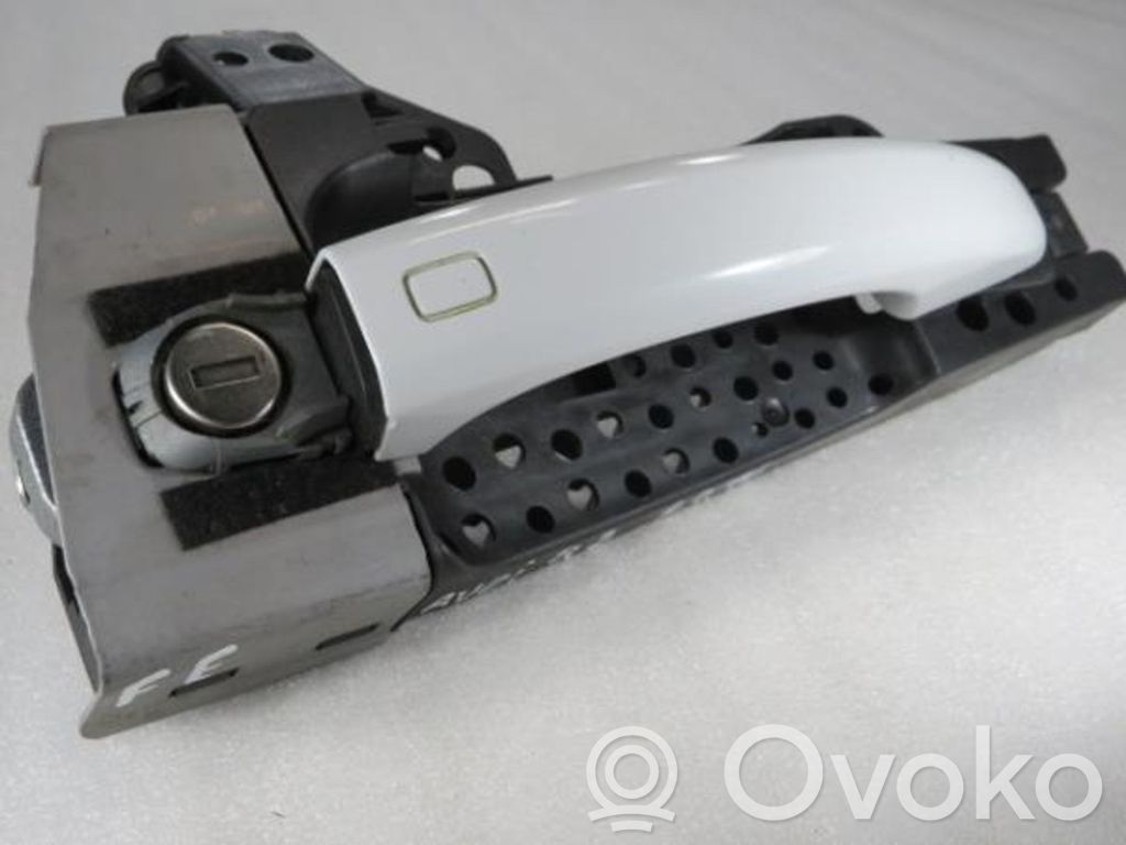 Audi Q3 8U Front door exterior handle 