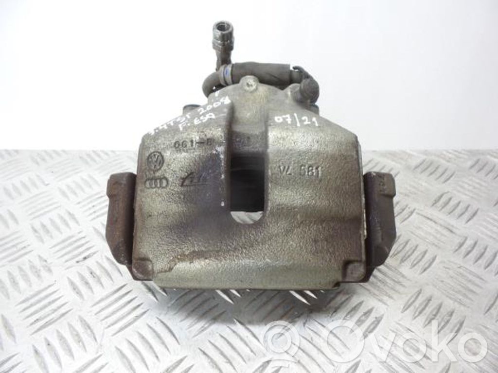 Front brake caliper   VL581,0618