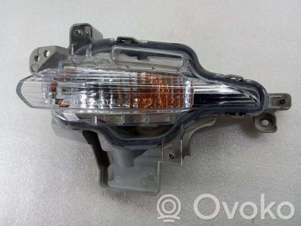 Mazda 3 II Lampă semnalizare bară față 