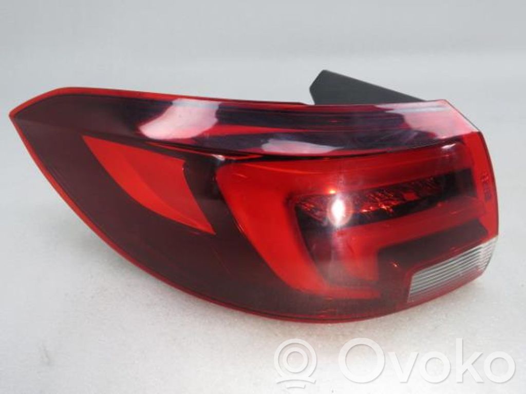 Opel Astra K Takaluukun takavalot 